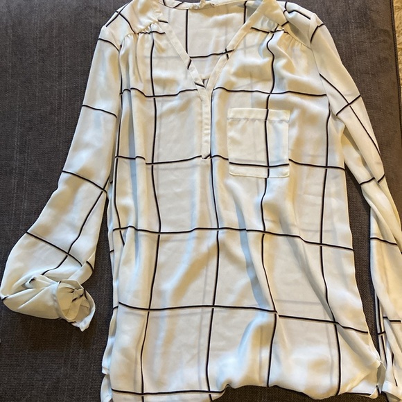 3 blouse bundle - Picture 5 of 9